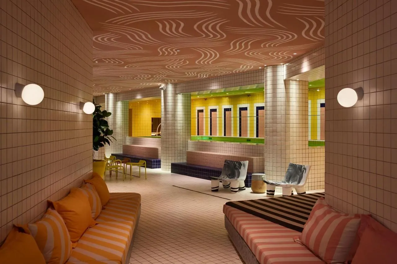 Hotel Mama Shelter Roma 4*, Rom
