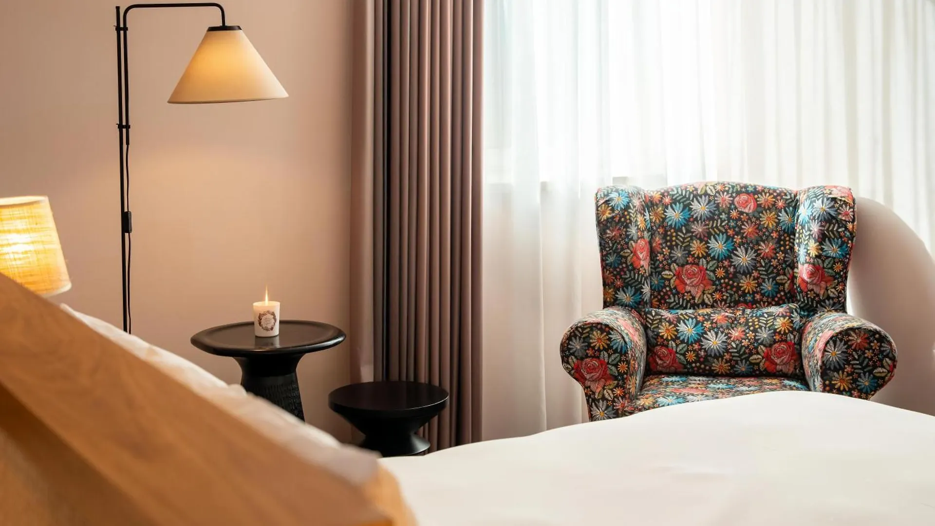 Hotel Mama Shelter Roma 4*, Rom